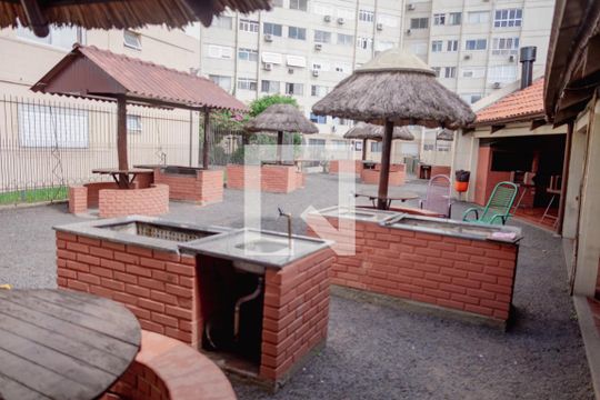 Área comum - Churrasqueira de apartamento para alugar com 1 quarto, 52m² em Partenon, Porto Alegre