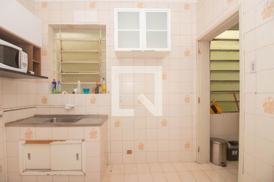 Cozinha de apartamento à venda com 2 quartos, 107m² em Floresta, Porto Alegre