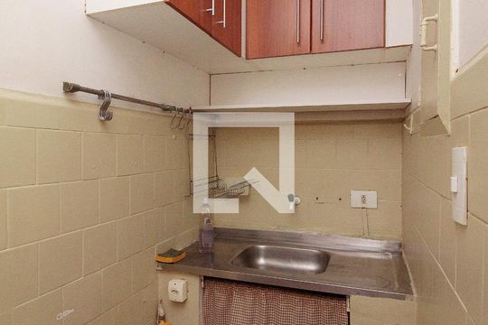 Cozinha de kitnet/studio à venda com 0 quarto, 32m² em República, São Paulo
