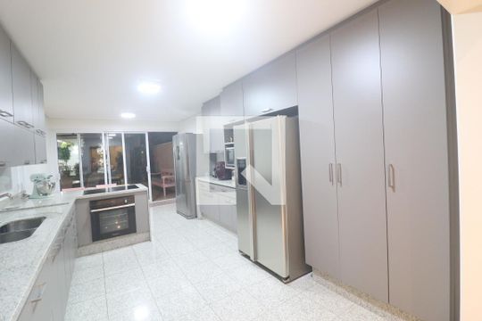 Cozinha de casa à venda com 4 quartos, 540m² em Jardim do Colegio (zona Norte), São Paulo