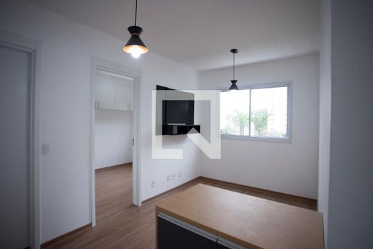Apartamento à venda com 2 quartos, 37m² em Jardim Santa Emilia, São Paulo