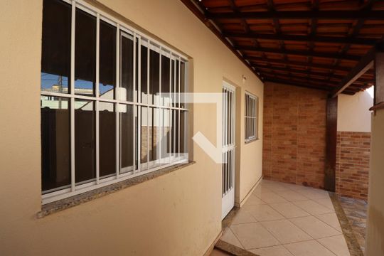 Quintal de casa para alugar com 2 quartos, 150m² em Trindade, São Gonçalo