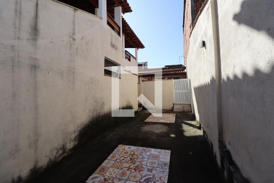 Garagem de casa para alugar com 2 quartos, 150m² em Trindade, São Gonçalo