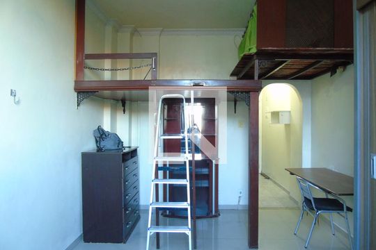 Quarto de kitnet/studio à venda com 1 quarto, 28m² em Centro, Rio de Janeiro