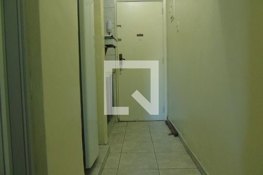 Quarto de kitnet/studio à venda com 1 quarto, 28m² em Centro, Rio de Janeiro
