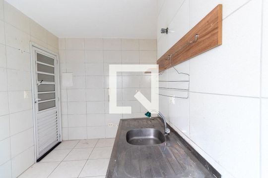 Cozinha de casa para alugar com 1 quarto, 24m² em Jardim Nordeste, São Paulo