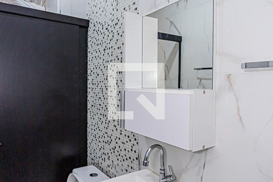 Banheiro de apartamento para alugar com 2 quartos, 43m² em Jardim das Graças, São Paulo