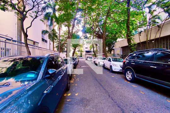 Vista da Rua de apartamento para alugar com 2 quartos, 70m² em Leblon, Rio de Janeiro