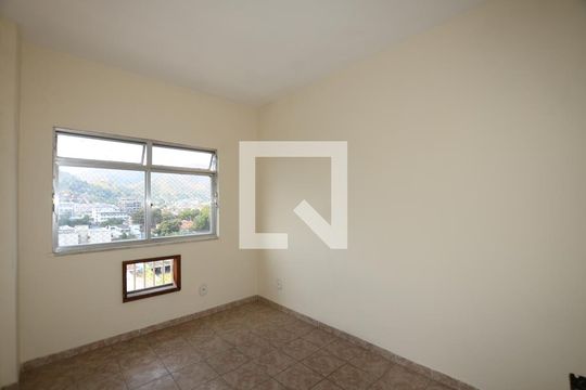Quarto 1 de apartamento para alugar com 2 quartos, 55m² em Praça Seca, Rio de Janeiro