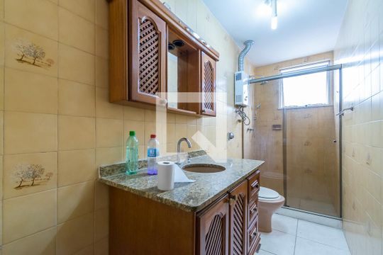Banheiro de apartamento à venda com 2 quartos, 60m² em Braz de Pina, Rio de Janeiro
