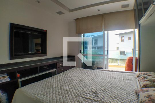 Suíte de apartamento à venda com 2 quartos, 84m² em Camboinhas, Niterói