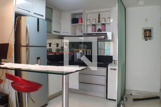 Sala/Cozinha de apartamento à venda com 2 quartos, 84m² em Camboinhas, Niterói