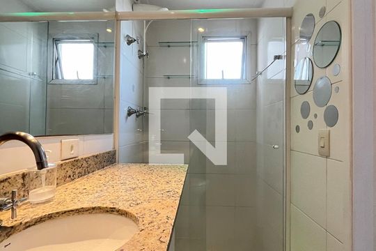 Banheiro  de kitnet/studio para alugar com 1 quarto, 24m² em Vila Clementino, São Paulo