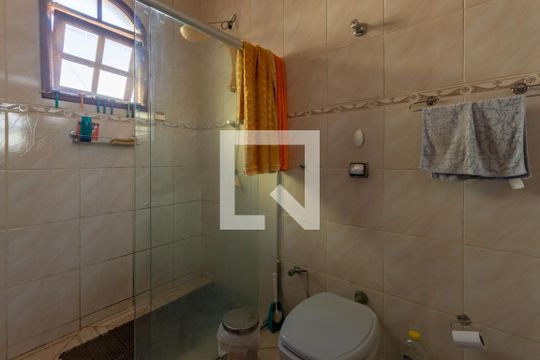 Banheiro suíte de casa à venda com 2 quartos, 372m² em São João Batista, Belo Horizonte