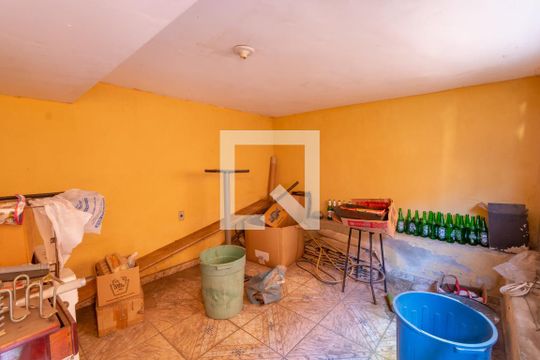 Porão de casa à venda com 2 quartos, 372m² em São João Batista, Belo Horizonte