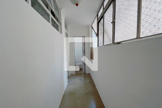 Detalhe Corredor de apartamento à venda com 2 quartos, 110m² em Centro, Campinas