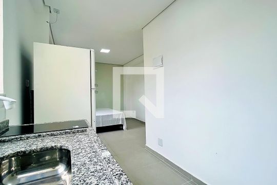 Cozinha e Área de Serviço de kitnet/studio para alugar com 1 quarto, 22m² em Jardim Tijuco, Guarulhos