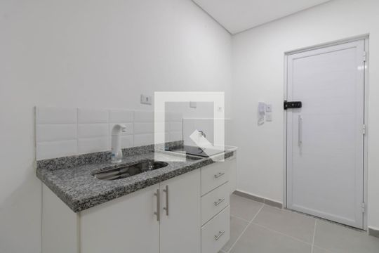 Cozinha de kitnet/studio para alugar com 1 quarto, 27m² em Jardim Tijuco, Guarulhos