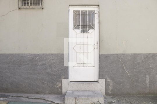 Fachada de casa para alugar com 1 quarto, 60m² em Parque Edu Chaves, São Paulo