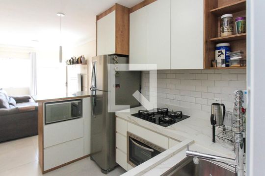 Cozinha de apartamento para alugar com 2 quartos, 53m² em Vila Macedopolis, São Paulo