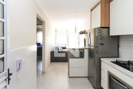 Cozinha de apartamento para alugar com 2 quartos, 53m² em Vila Macedopolis, São Paulo