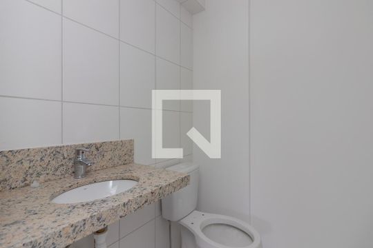 Banheiro Social de apartamento para alugar com 2 quartos, 54m² em Bom Jesus, Porto Alegre