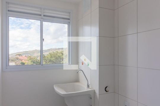 Area de Serviço de apartamento para alugar com 2 quartos, 54m² em Bom Jesus, Porto Alegre