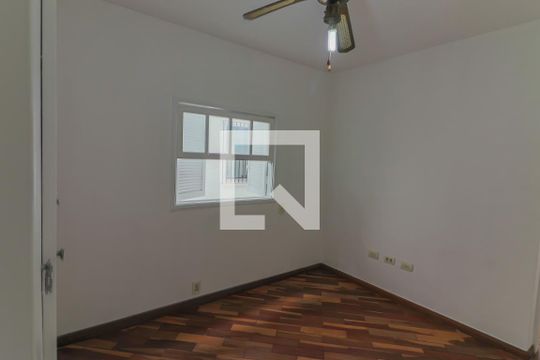 Quarto 2 de casa para alugar com 3 quartos, 120m² em Vila Sonia, São Paulo