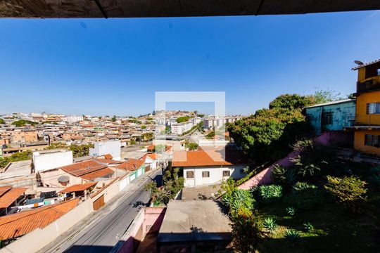 Vista de casa para alugar com 5 quartos, 536m² em Alto dos Pinheiros, Belo Horizonte