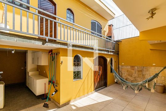 Quintal de casa à venda com 3 quartos, 270m² em Vila Lageado, São Paulo