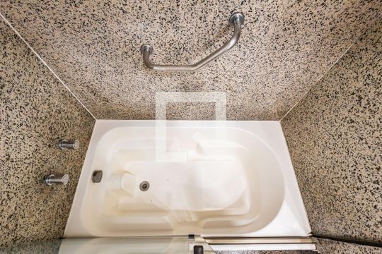 Banheiro de apartamento para alugar com 1 quarto, 30m² em Jardim Paulista, São Paulo
