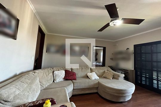 Sala de casa à venda com 3 quartos, 267m² em São Miguel, São Leopoldo