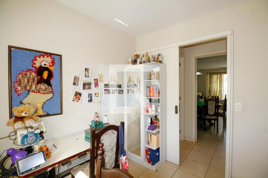 Quarto 1 de casa à venda com 3 quartos, 227m² em Santo Antônio, Porto Alegre