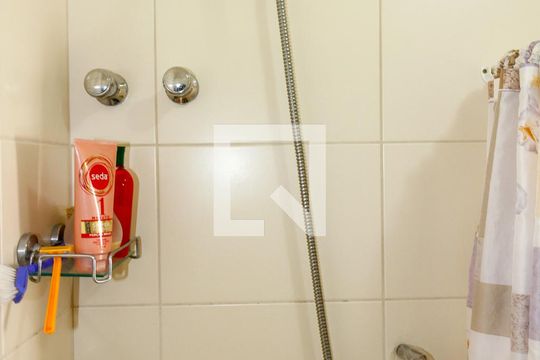 Banheiro da Suíte de casa à venda com 3 quartos, 227m² em Santo Antônio, Porto Alegre