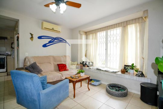 Sala de casa à venda com 3 quartos, 227m² em Santo Antônio, Porto Alegre