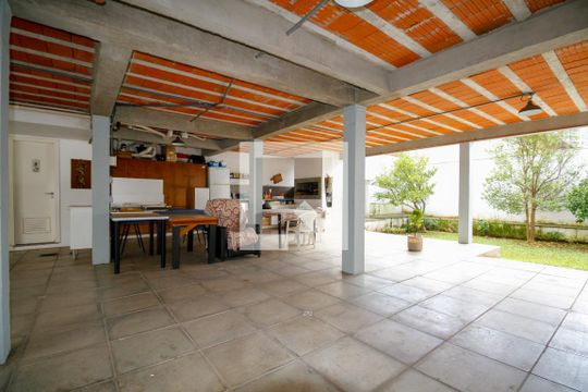 Garagem  de casa à venda com 3 quartos, 227m² em Santo Antônio, Porto Alegre