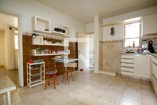 Cozinha de casa à venda com 4 quartos, 235m² em Santo Antônio, Porto Alegre