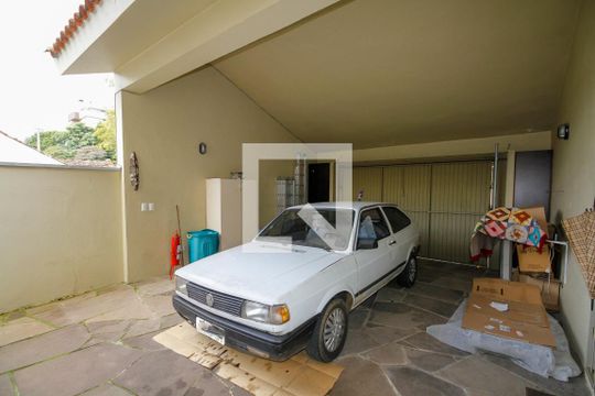 Garagem de casa à venda com 4 quartos, 235m² em Santo Antônio, Porto Alegre