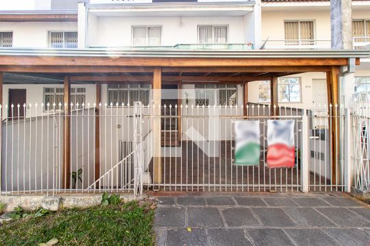 Fachada de casa à venda com 4 quartos, 180m² em Santa Quitéria, Curitiba