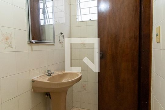 Lavabo de casa à venda com 4 quartos, 180m² em Santa Quitéria, Curitiba