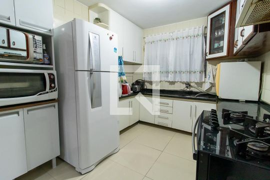 Cozinha - Armários de casa à venda com 4 quartos, 180m² em Santa Quitéria, Curitiba