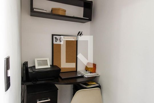 Home Office de casa à venda com 2 quartos, 250m² em Jardim Itapemirim, São Paulo