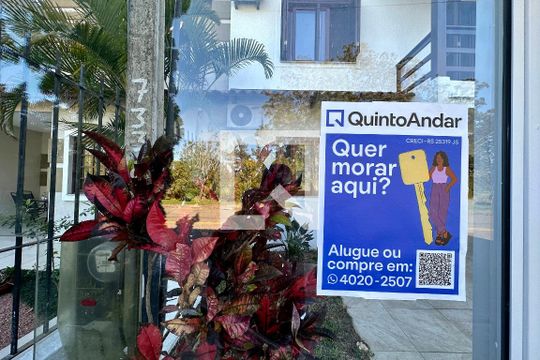 Fachada de casa à venda com 4 quartos, 140m² em Hípica, Porto Alegre