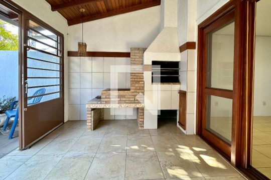 Churrasqueira de casa à venda com 4 quartos, 140m² em Hípica, Porto Alegre