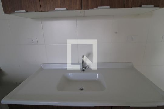 Cozinha de apartamento para alugar com 1 quarto, 37m² em Jardim Sabara, São Paulo