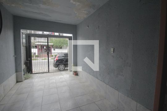 Garagem de casa à venda com 2 quartos, 80m² em Sarandi, Porto Alegre