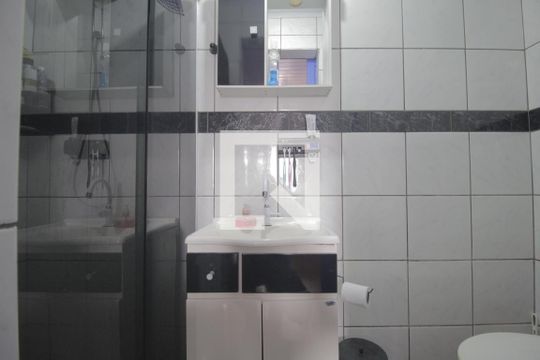 Banheiro 1 de casa à venda com 2 quartos, 80m² em Sarandi, Porto Alegre