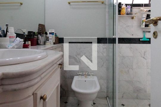 Banheiro da Suíte 1 de apartamento à venda com 4 quartos, 267m² em Paraíso, São Paulo