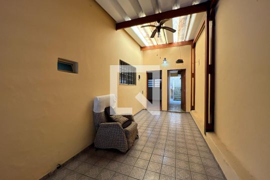 Garagem de casa à venda com 3 quartos, 250m² em Vila Nova Conceição, São Paulo