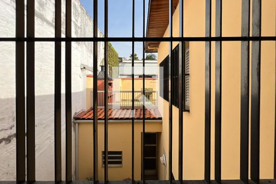 Vista de casa à venda com 3 quartos, 250m² em Vila Nova Conceição, São Paulo